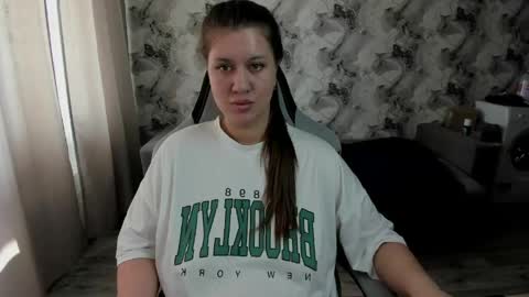 Snapshot of elisa_kollin chatting on 04-23-26, 09:08 Aletta Oushen online show from 04-23-26, 09:08
