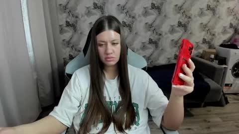 Snapshot of elisa_kollin chatting on 04-23-26, 12:29 Aletta Oushen online show from 04-23-26, 12:29