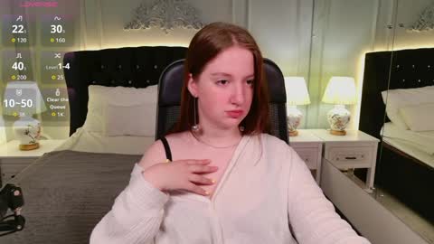 Snapshot of elisabeth_binder chatting on 06-04-26, 04:18 your sweet Lisa online show from 06-04-26, 04:18