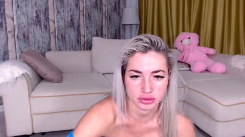 elisabeth_jason online show from 01-20-25, 04:54