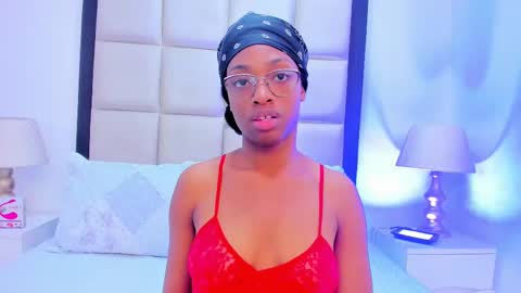 Snapshot of elisabettamonroy chatting on 09-24-25, 02:09 elisabettamonroy online show from 09-24-25, 02:09