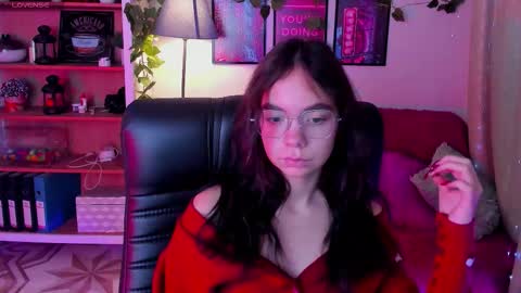 Elise online show from 10-11-25, 04:05