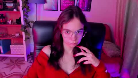 Elise online show from 10-12-25, 03:33