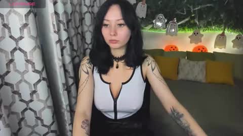 Snapshot of eliseroyalty chatting on 11-04-25, 10:14 EliseRoyalty online show from 11-04-25, 10:14