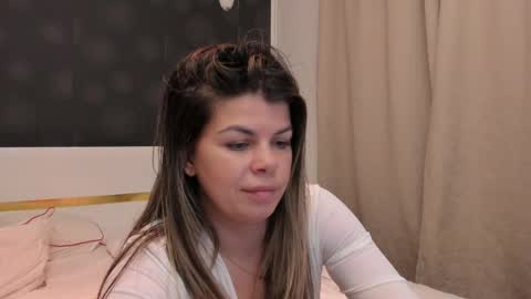 Elly online show from 04-17-26, 07:28