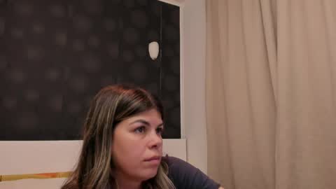 Elly online show from 04-19-26, 06:10