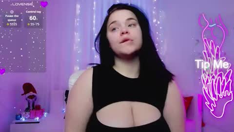 Snapshot of eliss_mystery chatting on 01-11-26, 11:37 Eliss online show from 01-11-26, 11:37