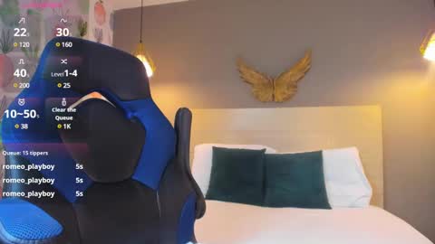 Snapshot of elissa_iris chatting on 01-21-25, 10:08 E L I S S A online show from 01-21-25, 10:08