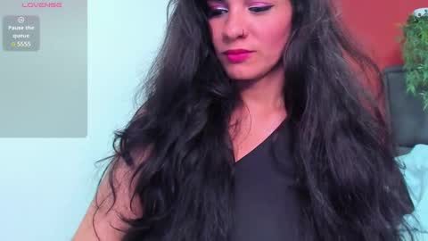 Snapshot of elissa_iris chatting on 01-28-25, 02:21 E L I S S A online show from 01-28-25, 02:21