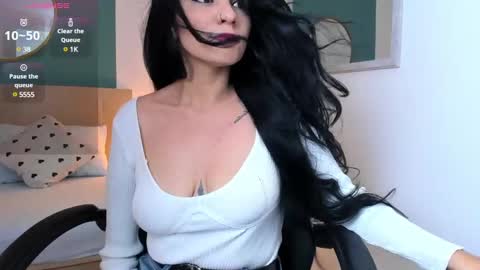 Snapshot of elissa_iris chatting on 03-09-25, 02:07 E L I S S A online show from 03-09-25, 02:07