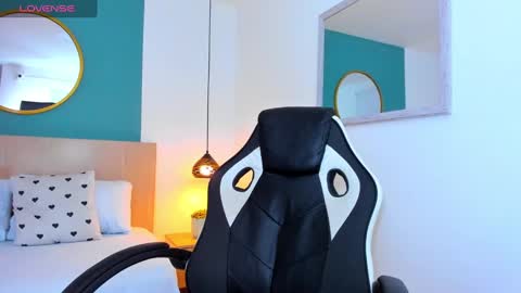 Snapshot of elissa_iris chatting on 03-11-25, 01:59 E L I S S A online show from 03-11-25, 01:59