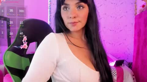 Snapshot of elissa_iris chatting on 09-19-25, 03:56 E L I S S A online show from 09-19-25, 03:56