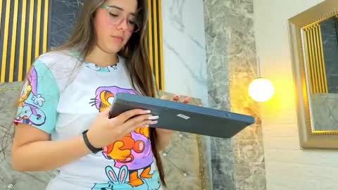 elisvega online show from 04-10-26, 08:35