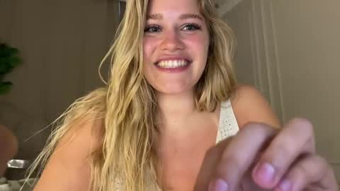 Stephanie online show from 05-19-26, 01:56