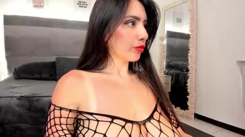 Snapshot of eliz_jane chatting on 03-12-25, 04:13 Elizabeth online show from 03-12-25, 04:13