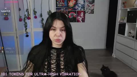 Snapshot of eliza_benet_ chatting on 03-12-25, 04:02 Ari online show from 03-12-25, 04:02