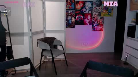 Snapshot of eliza_benet_ chatting on 10-03-25, 03:42 Ari online show from 10-03-25, 03:42