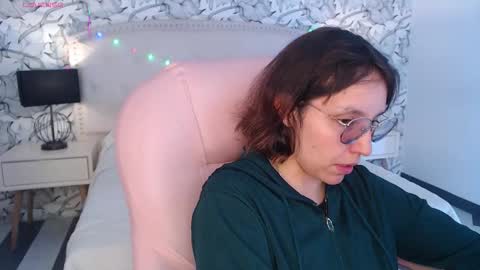 Eliza online show from 12-04-25, 07:22