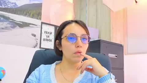Eliza online show from 06-15-26, 04:09