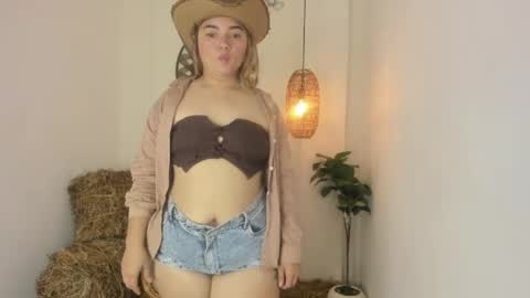 Snapshot of eliza_pryor chatting on 06-06-26, 01:16 eliza_pryor online show from 06-06-26, 01:16