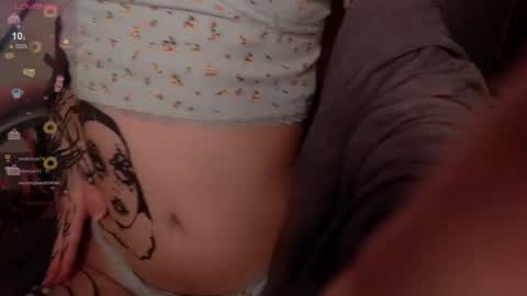 Elizabeth online show from 11-25-25, 04:07