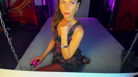 Snapshot of elizabe_th chatting on 03-10-25, 09:32 Elizabethangel online show from 03-10-25, 09:32