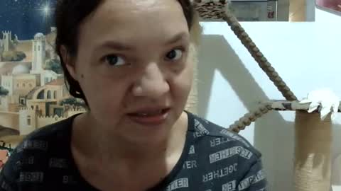 Elizabeth Martinez  online show from 01-06-25, 06:41