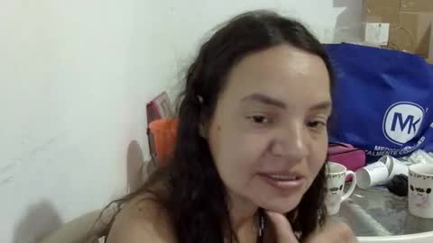 Snapshot of elizabeth_martinez_ chatting on 05-21-26, 06:15 Elizabeth Martinez online show from 05-21-26, 06:15