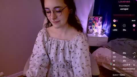 Lizzy online show from 07-10-26, 02:38