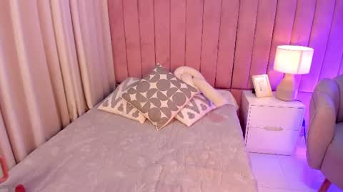 elizabeth_roche online show from 06-19-26, 12:09