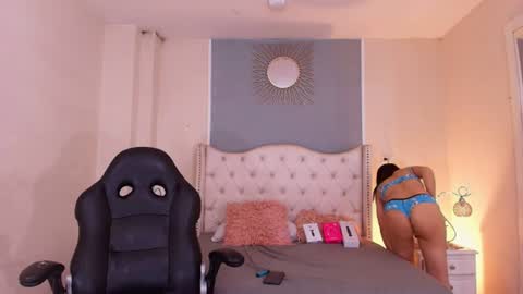 Elizabeth  online show from 06-30-26, 05:08