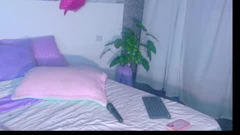 Lizzy online show from 04-21-26, 01:42