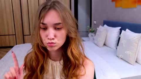 Elizabeth online show from 03-19-26, 04:22