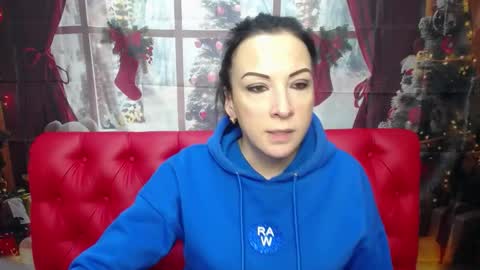 Snapshot of elizabethsho chatting on 01-11-26, 06:02 ElizabethSho online show from 01-11-26, 06:02