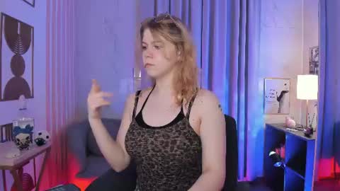 Elizabeth online show from 07-12-26, 05:31