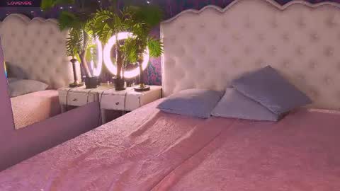 Linda online show from 05-28-26, 02:31
