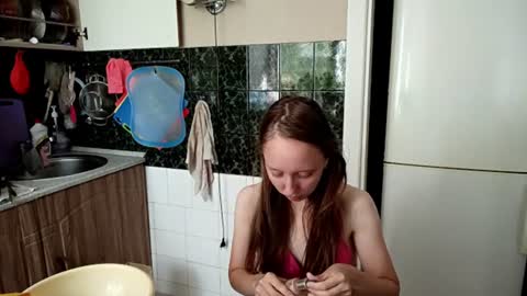 Snapshot of elizarass chatting on 07-17-26, 05:14 Eliza online show from 07-17-26, 05:14