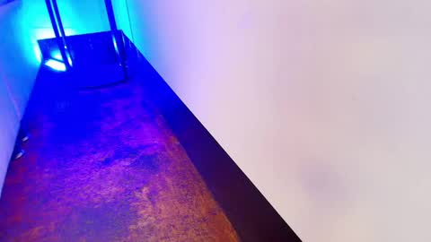 Eliza online show from 04-18-26, 12:31