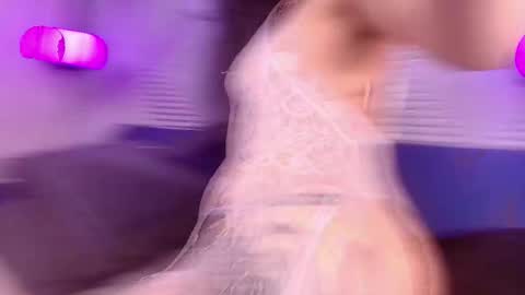 Snapshot of elizbeth_777 chatting on 12-18-25, 07:09 elizbeth_777 online show from 12-18-25, 07:09