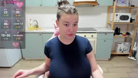 Lina online show from 04-14-26, 08:37