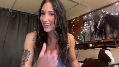 Snapshot of ella2sweet chatting on 05-14-26, 12:12 Ella online show from 05-14-26, 12:12