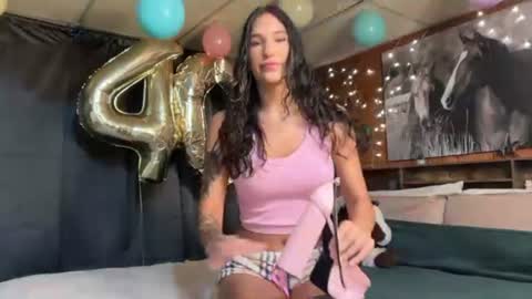 Ella online show from 07-18-26, 01:15