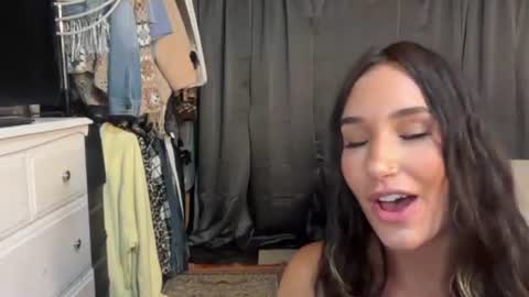 Ella online show from 07-28-26, 07:39