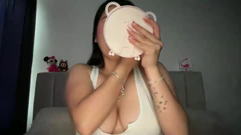 Ella  online show from 06-18-26, 07:40