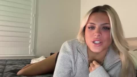 Ella online show from 12-16-25, 03:11