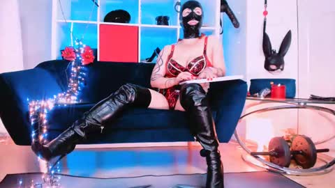 Snapshot of ella_kross chatting on 02-10-25, 12:08 ella_kross online show from 02-10-25, 12:08