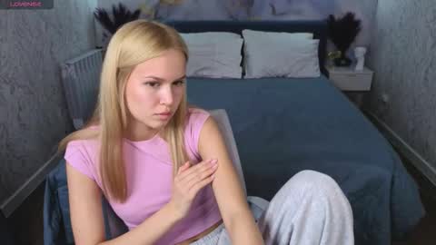 Ella online show from 03-03-26, 09:26