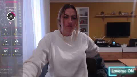 Ella  Max online show from 10-07-25, 07:05