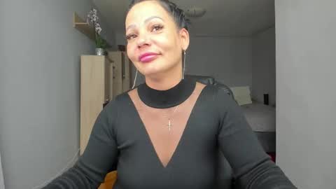 Ella online show from 10-15-25, 11:43