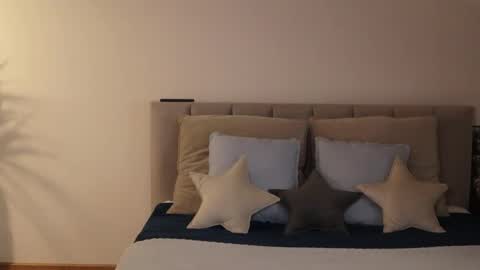 Ella online show from 02-09-25, 07:19